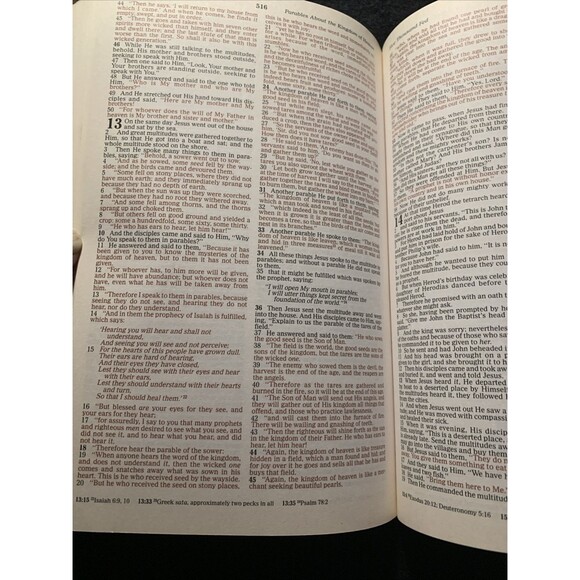 Holy Bible Thomas Nelson 412MR Red Letter New King James Version 1994 (Z1) - Picture 8 of 8